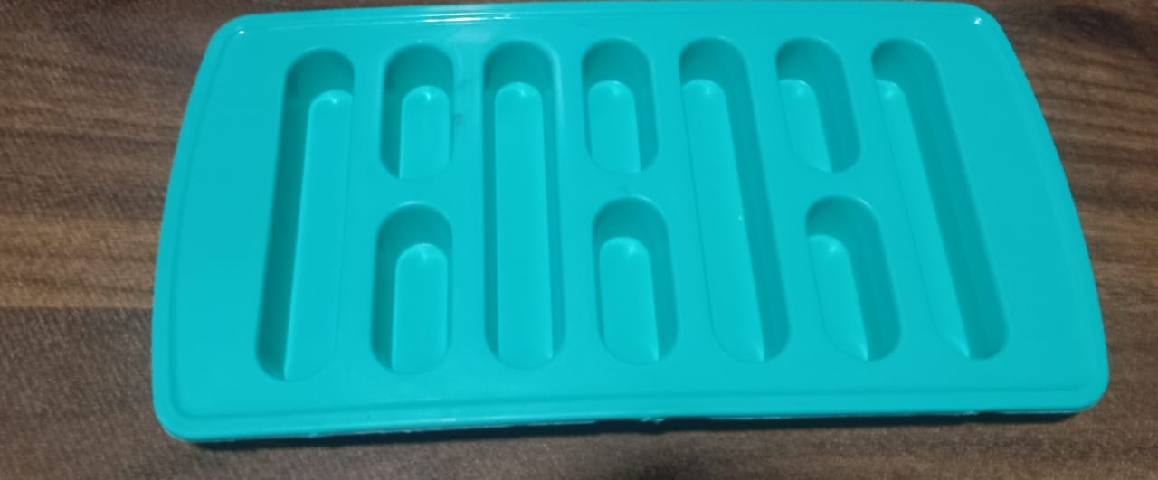 1 Pc Fancy Ice Tray, Used Widely In All Kinds Of Household Places While Making Ices And All Purposes