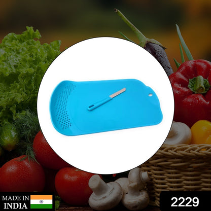 Chopping board with drainage for fruits and vegetables